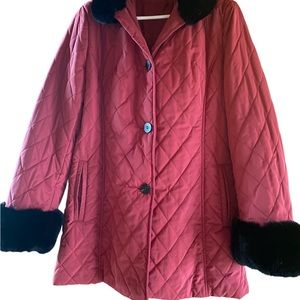 Women's Quilted Lined Barn Puffer Coat with‎ Black Fur Trims
Size Large